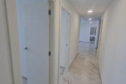 092cade5e1a9442deeeb3ad619bbee70 - 12