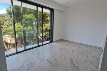 092cade5e1a9442deeeb3ad619bbee70 - 4