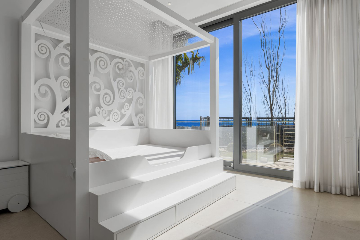 0b4d73ef59242d8b38abeaf96fff1529 - 11