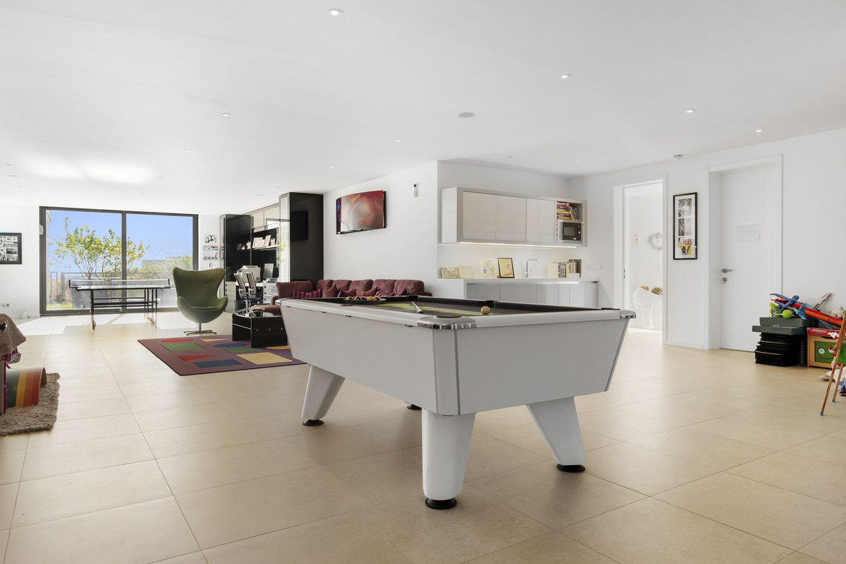 0b4d73ef59242d8b38abeaf96fff1529 - 20