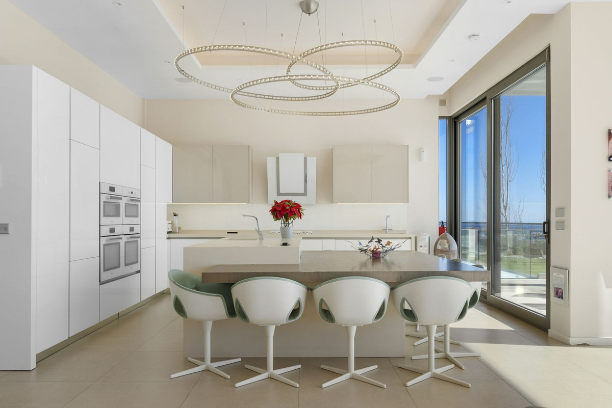 0b4d73ef59242d8b38abeaf96fff1529 - 6