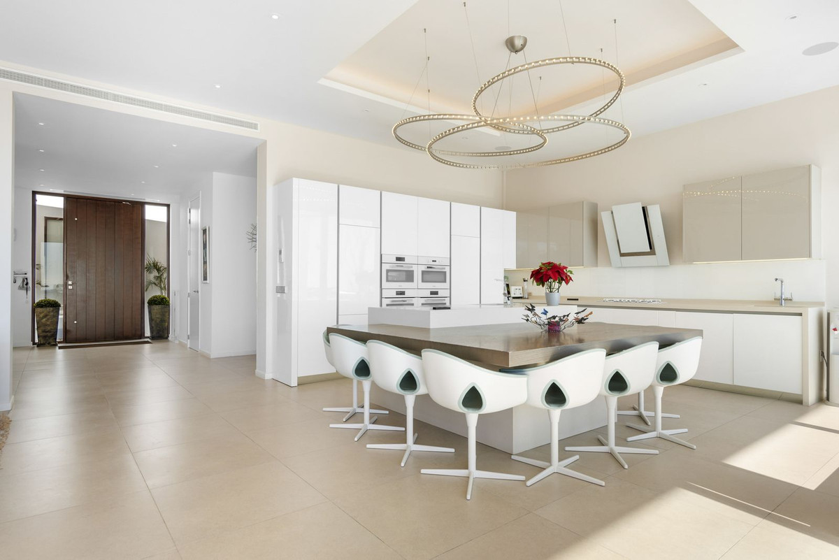 0b4d73ef59242d8b38abeaf96fff1529 - 7