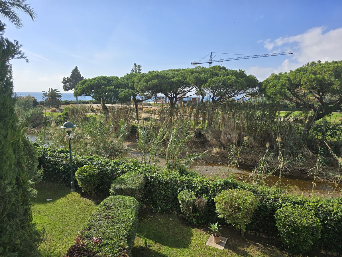 2b1d52b30fd66ccc68584f95b3d1775e - 17