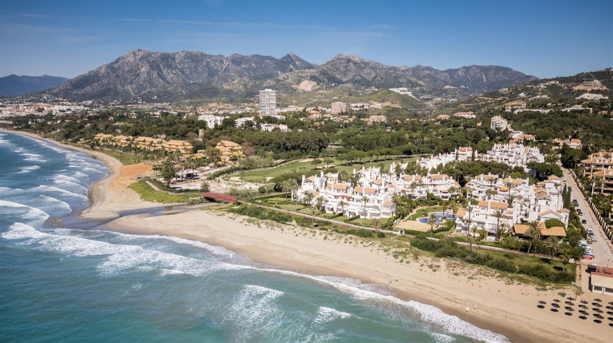 2b1d52b30fd66ccc68584f95b3d1775e - 19