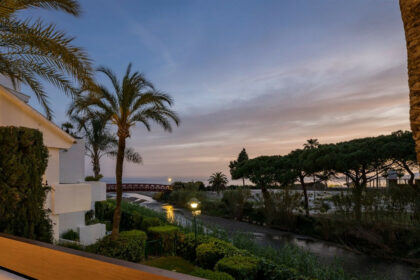 2b1d52b30fd66ccc68584f95b3d1775e - 24