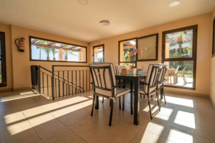 37e89ea792362a5bb2ef24b186b1e559 - 10