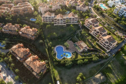 37e89ea792362a5bb2ef24b186b1e559 - 11