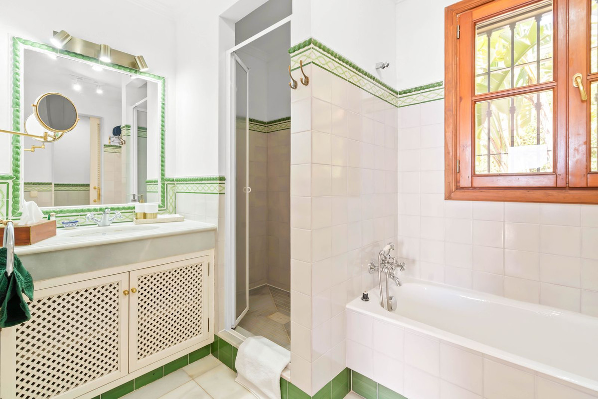 3ebcb69d3cb62ce1d3e9e9c2f754e3e5 - 11