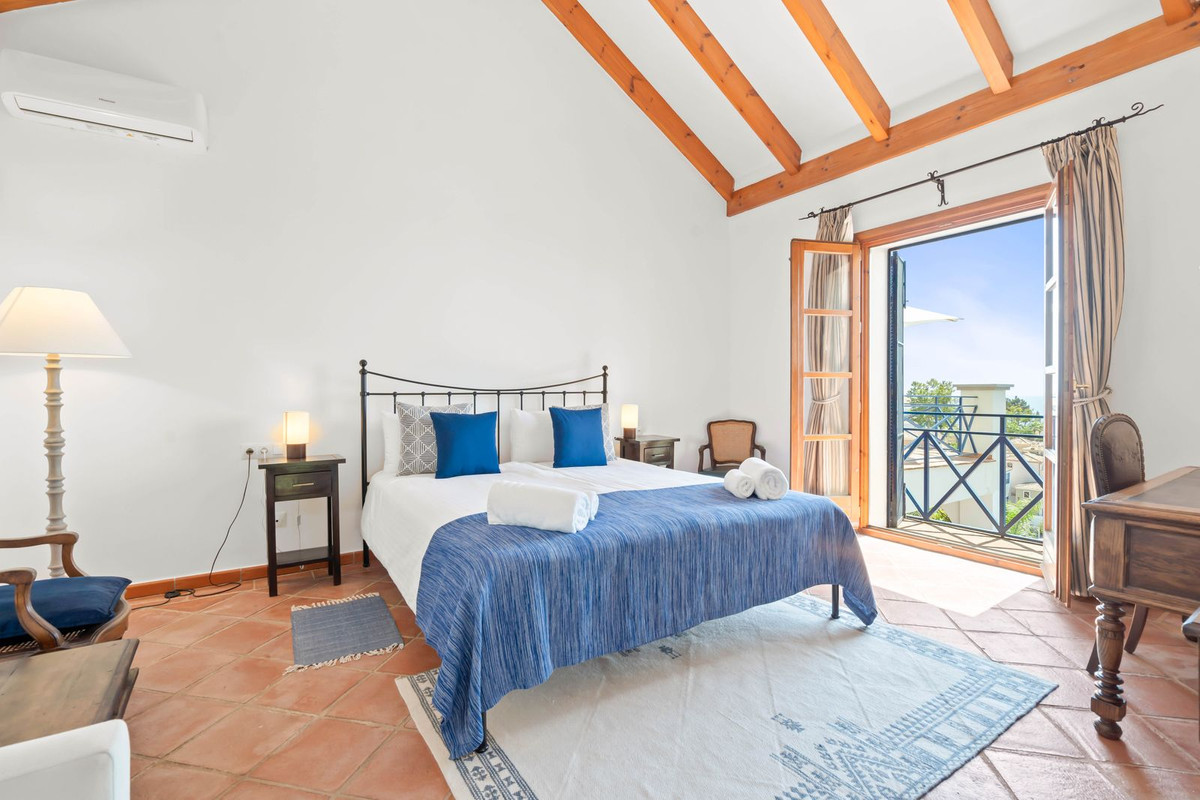 3ebcb69d3cb62ce1d3e9e9c2f754e3e5 - 12