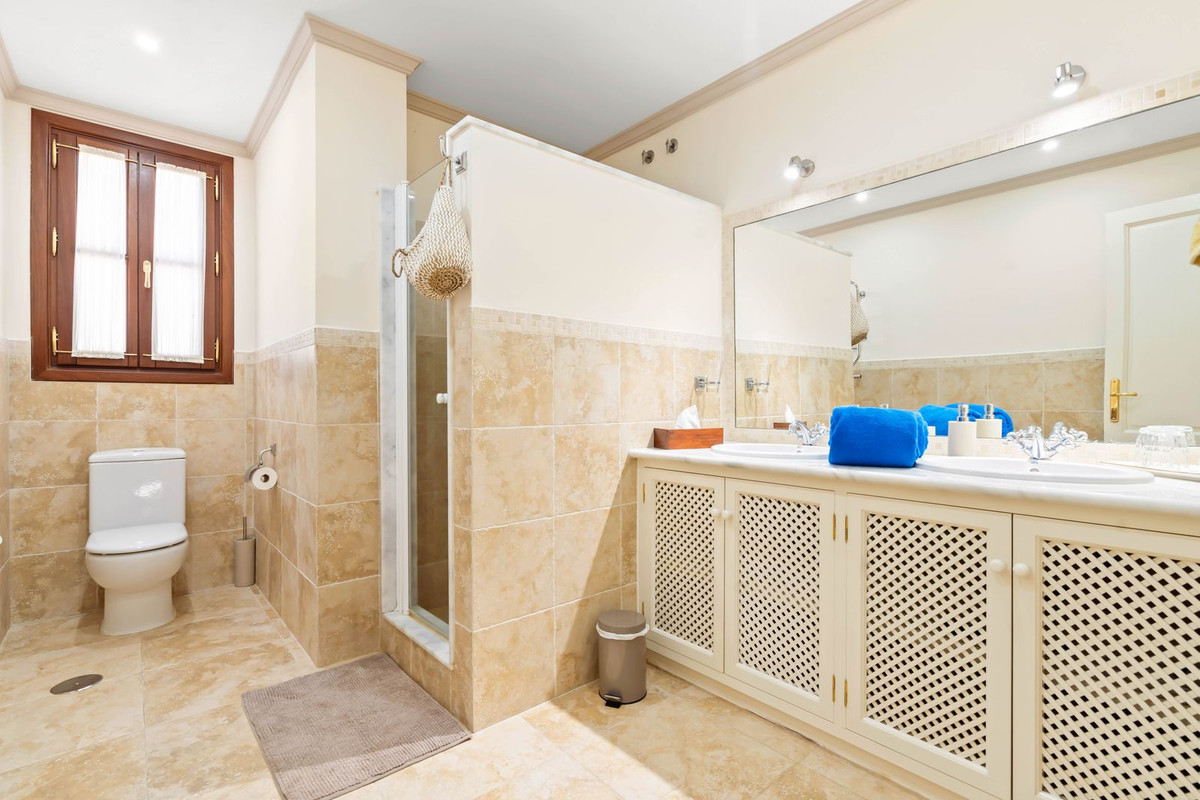 3ebcb69d3cb62ce1d3e9e9c2f754e3e5 - 16