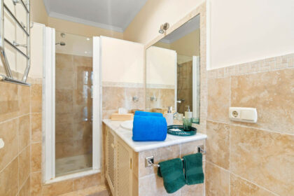 3ebcb69d3cb62ce1d3e9e9c2f754e3e5 - 18