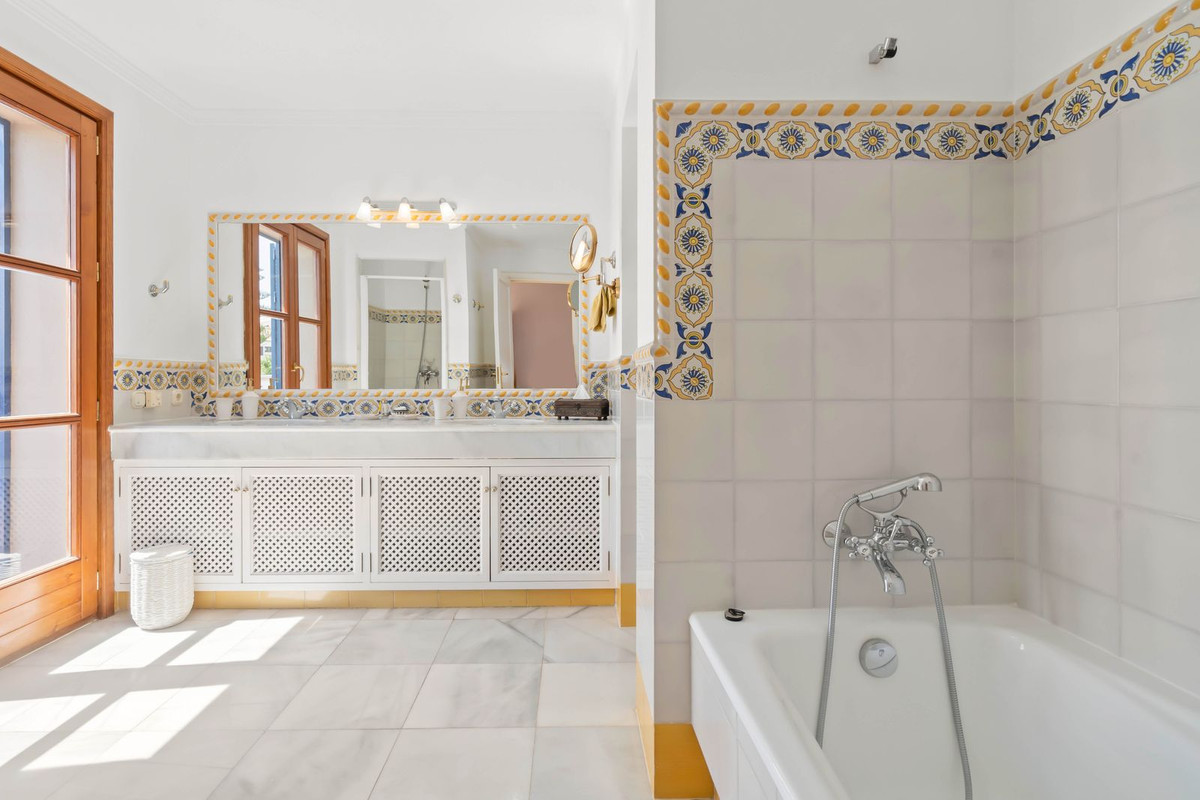 3ebcb69d3cb62ce1d3e9e9c2f754e3e5 - 25