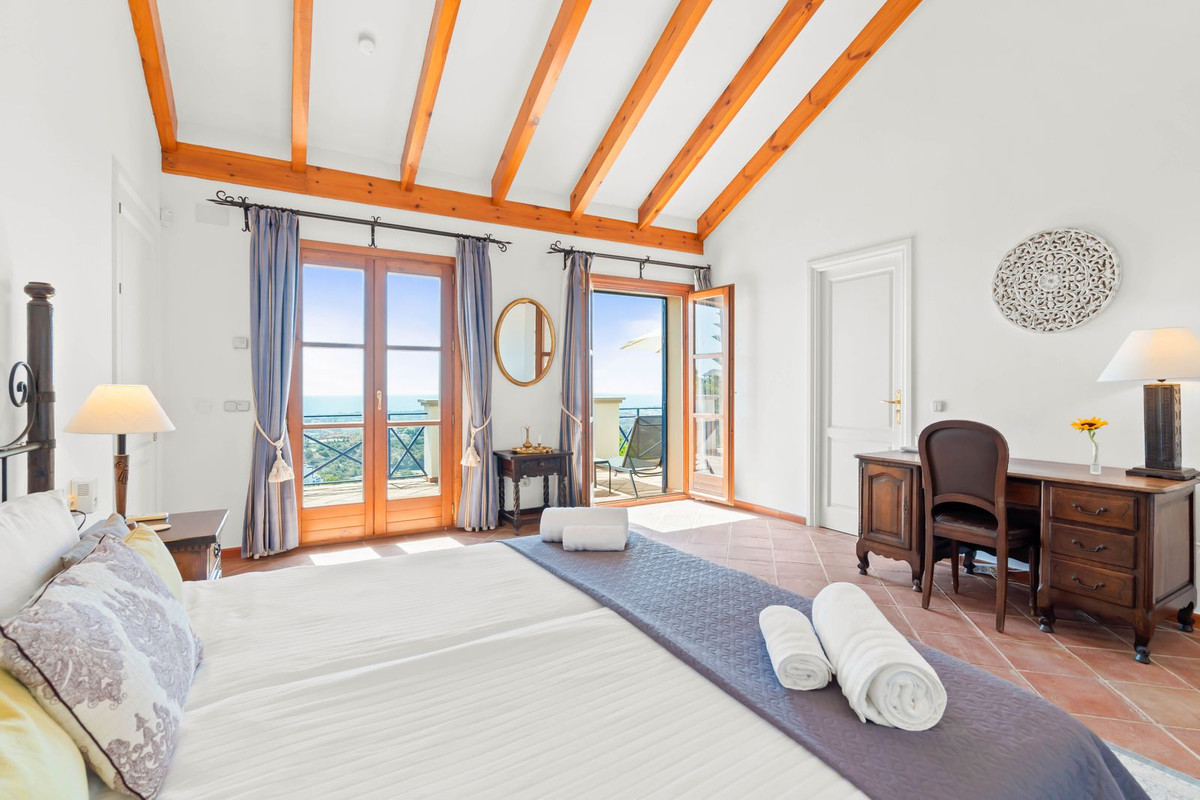 3ebcb69d3cb62ce1d3e9e9c2f754e3e5 - 27