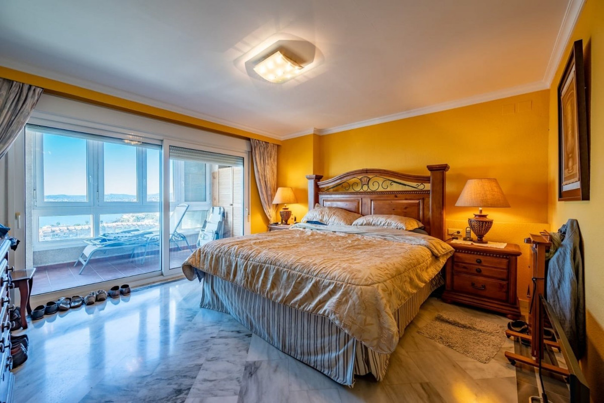 40a979a3da12403355e95bd6de5a608b - 10