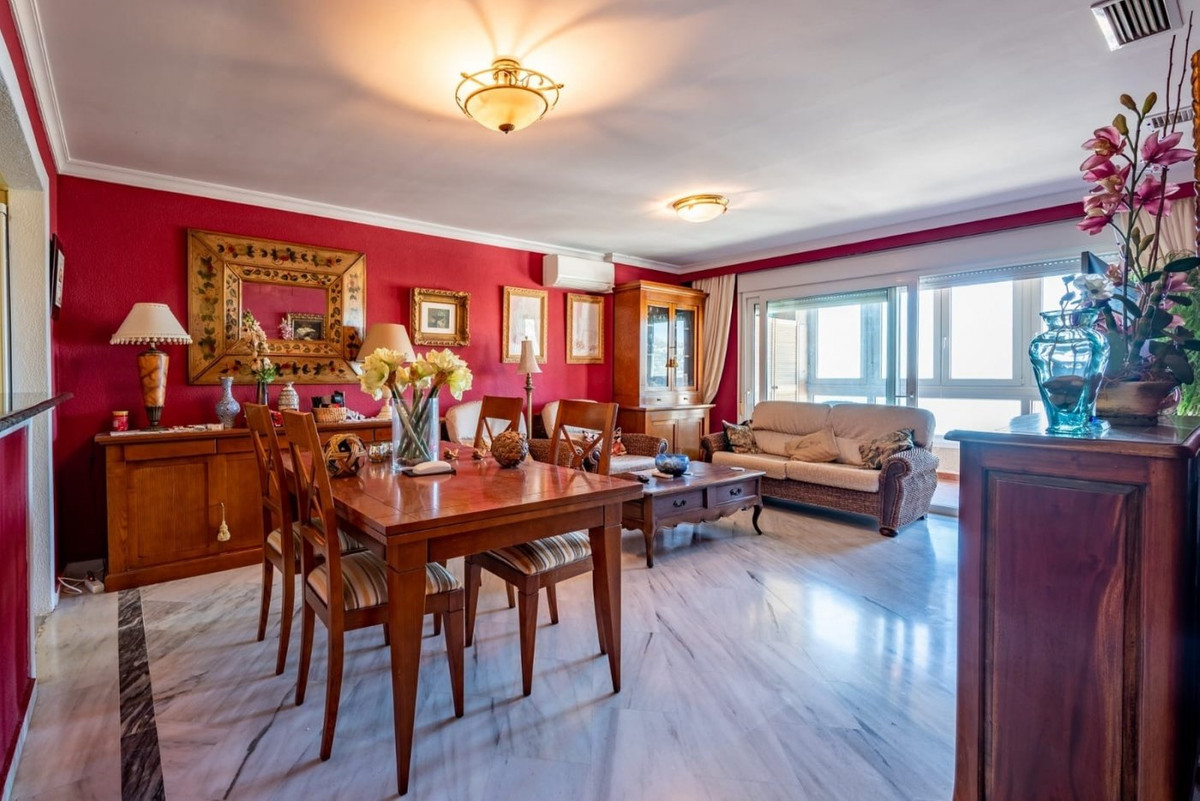 40a979a3da12403355e95bd6de5a608b - 12