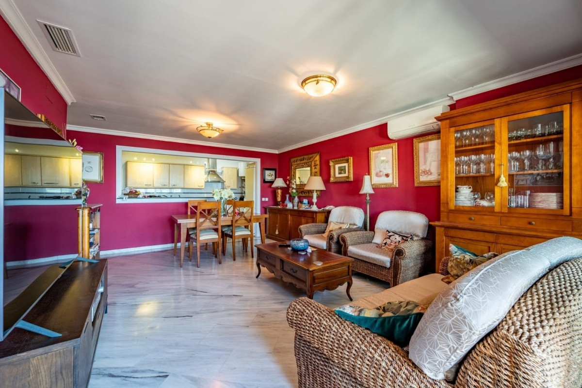 40a979a3da12403355e95bd6de5a608b - 14