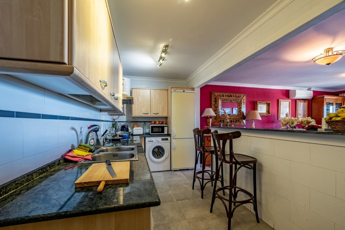 40a979a3da12403355e95bd6de5a608b - 4