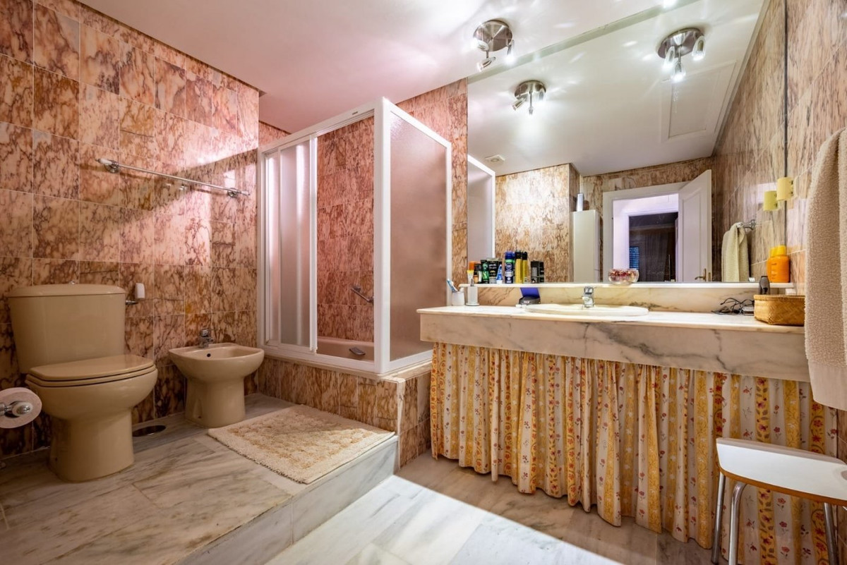 40a979a3da12403355e95bd6de5a608b - 9