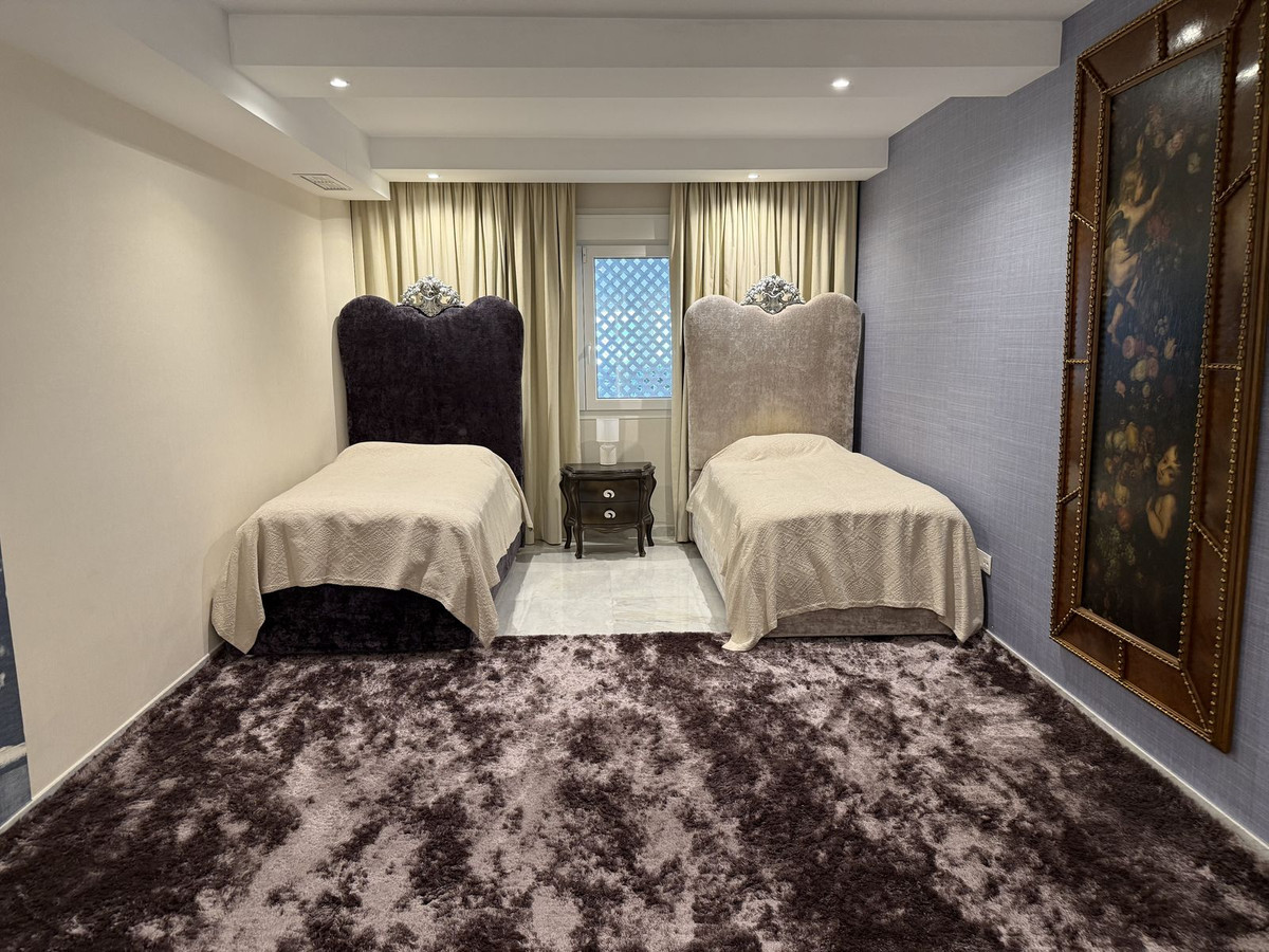 5500e164a9fbf9d3cbd08cf3bbc06572 - 11