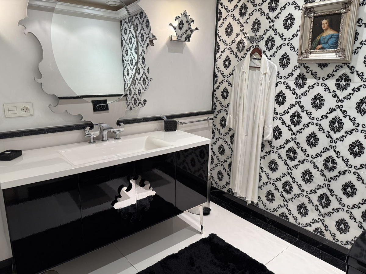 5500e164a9fbf9d3cbd08cf3bbc06572 - 12