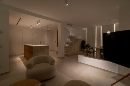 57e4d9fe0549f3799433f7074608e699 - 42