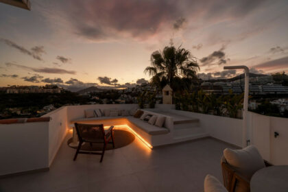 57e4d9fe0549f3799433f7074608e699 - 44