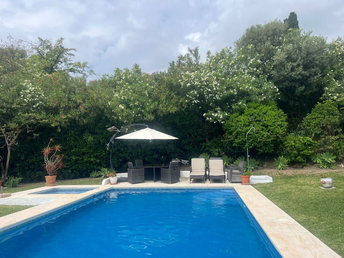 591ce3a468ce7b198552ae6c9f9d2950 - 26