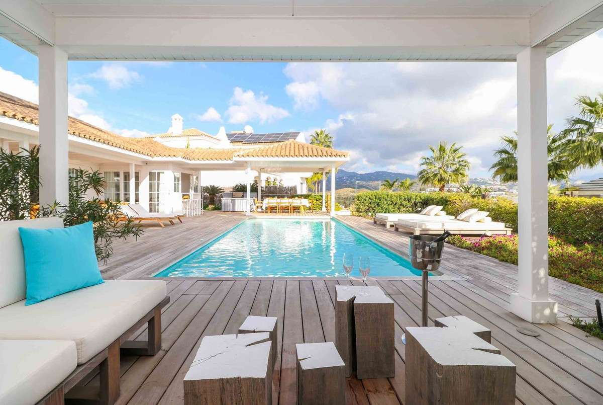 6889f9cc2a450b827c045775b5b26748 - 1