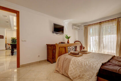 7aadaa002f1865cb8011786decb63dd4 - 31