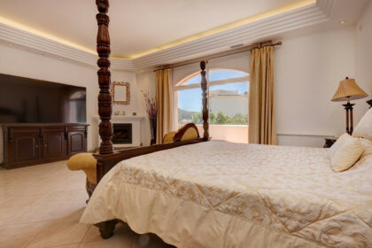 7aadaa002f1865cb8011786decb63dd4 - 51