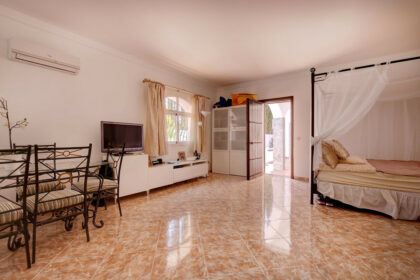 7aadaa002f1865cb8011786decb63dd4 - 76