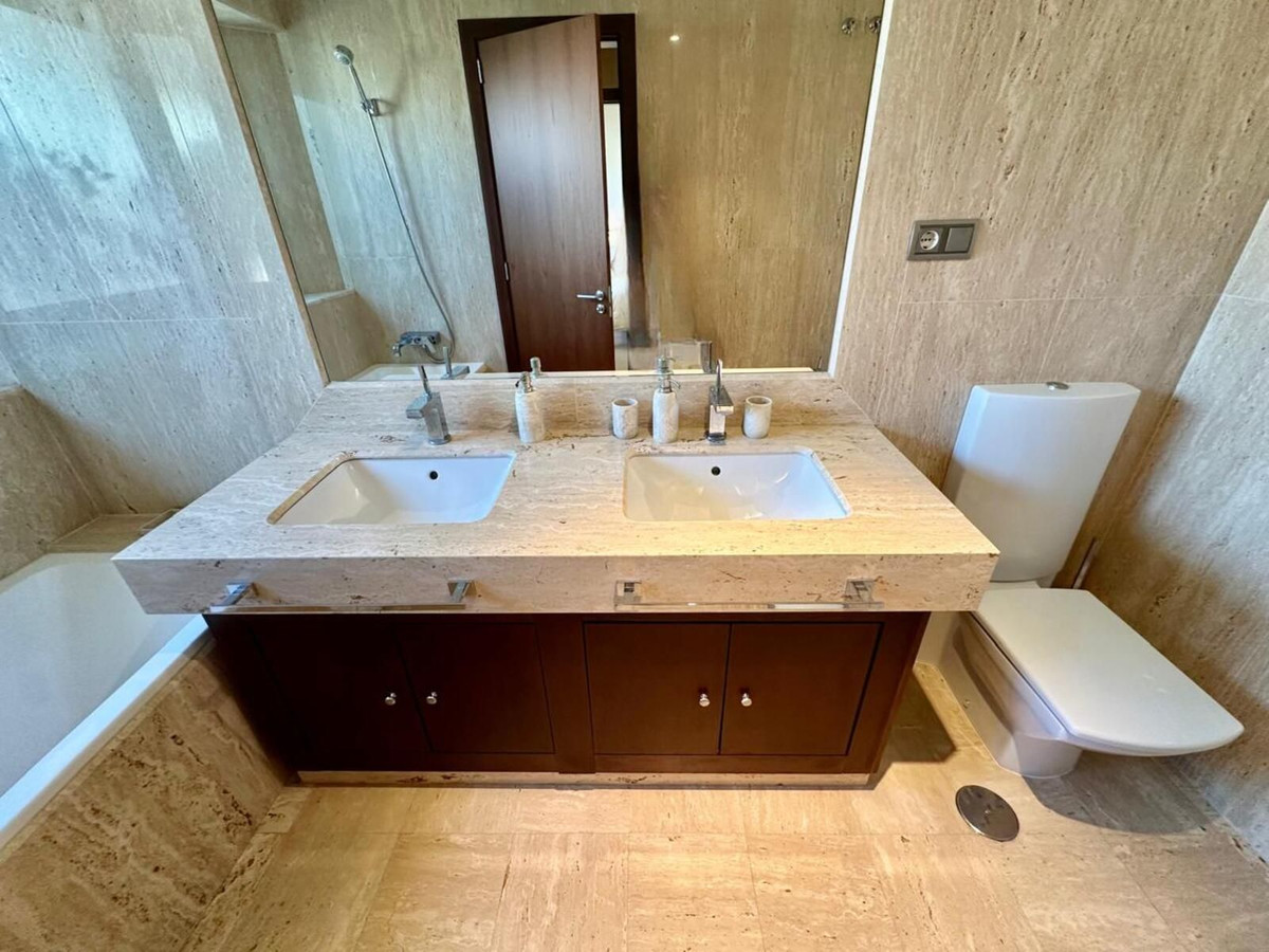 821473711be42a4700d899fd3d2a94b5 - 20