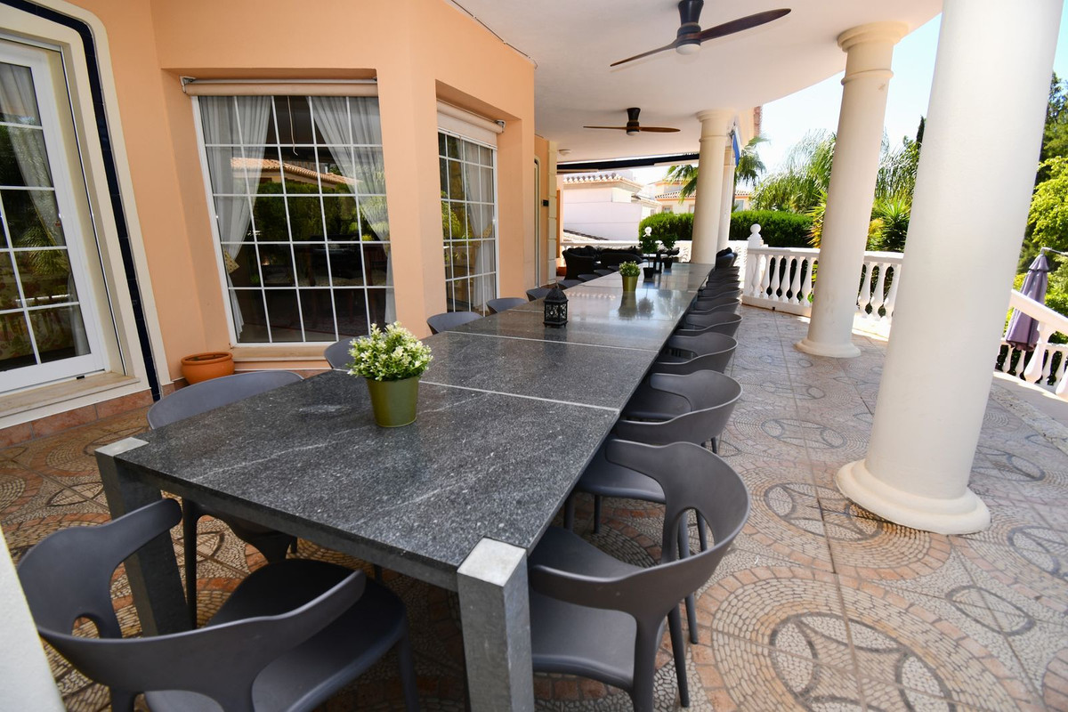 8291400f56e3ba5e5df2fb786607e4fd - 12