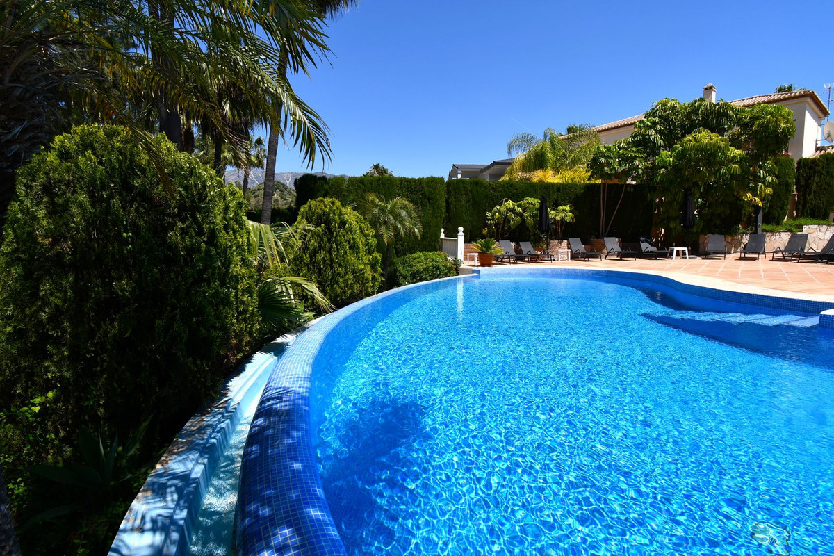 8291400f56e3ba5e5df2fb786607e4fd - 24