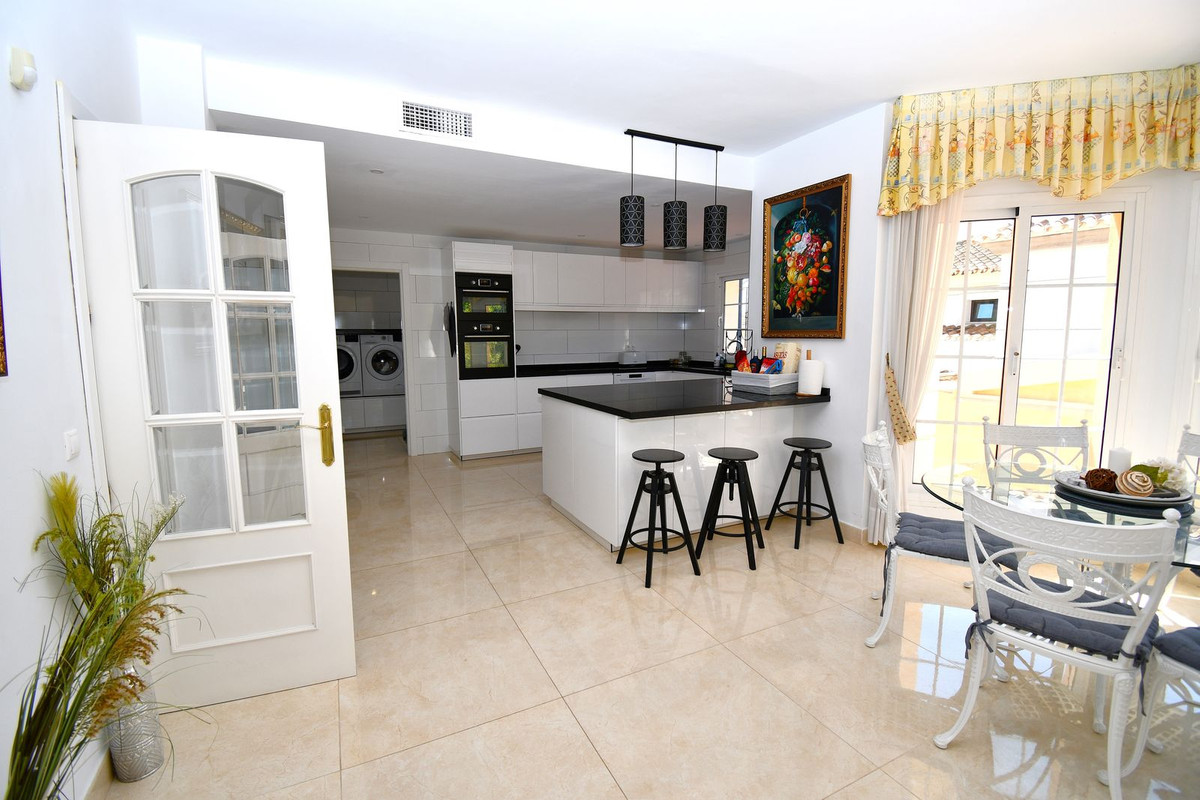 8291400f56e3ba5e5df2fb786607e4fd - 4