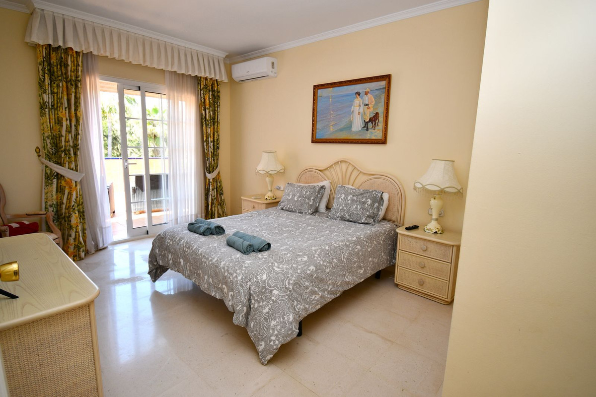 8291400f56e3ba5e5df2fb786607e4fd - 77