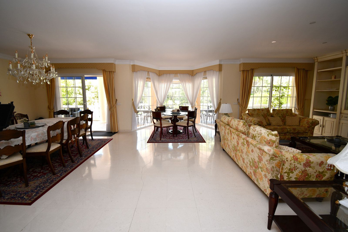 8291400f56e3ba5e5df2fb786607e4fd - 81