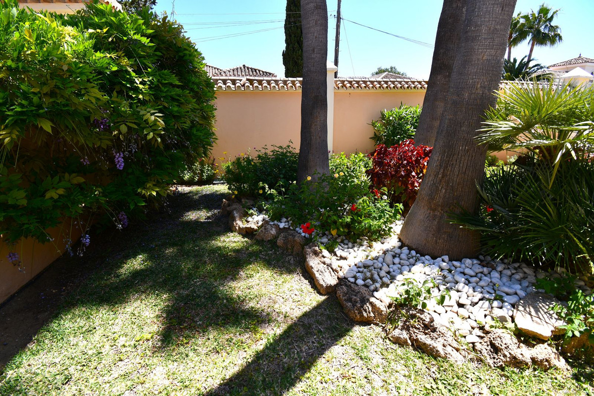 8291400f56e3ba5e5df2fb786607e4fd - 94