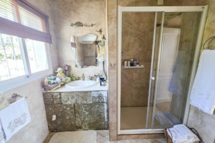 830919d5b6472e991a4250eda9c9c184 - 32