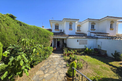 830919d5b6472e991a4250eda9c9c184 - 53