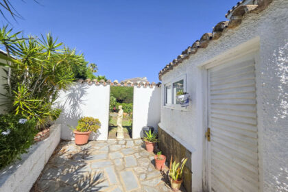 830919d5b6472e991a4250eda9c9c184 - 55