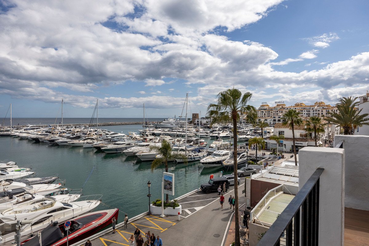 8a9e4da3836023568d29c6160176b1f2 - 33