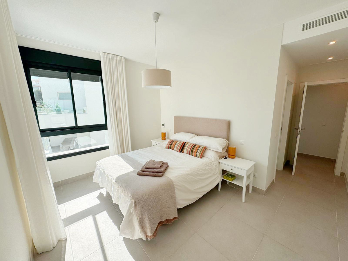 8d9ae2599c2c2454bac7c5b25bedbf90 - 15