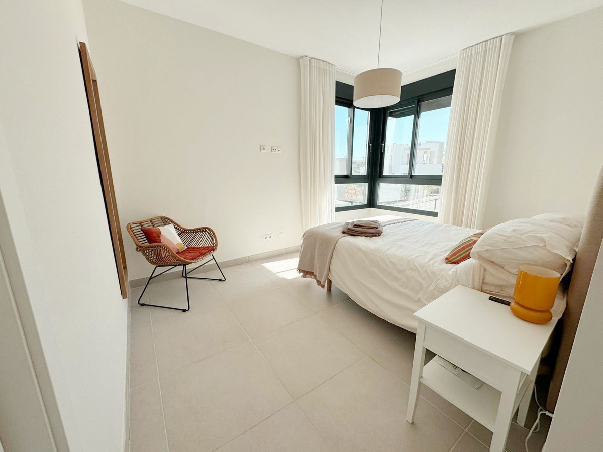 8d9ae2599c2c2454bac7c5b25bedbf90 - 16