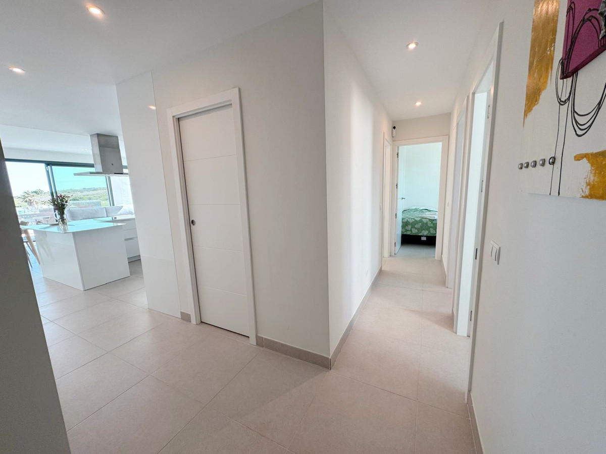 8d9ae2599c2c2454bac7c5b25bedbf90 - 18