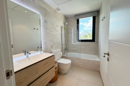 8d9ae2599c2c2454bac7c5b25bedbf90 - 20