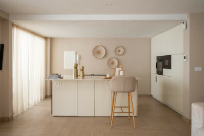 924d7f0dd1e101974432075637f25e84 - 12