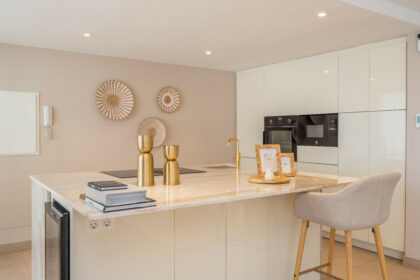 924d7f0dd1e101974432075637f25e84 - 16