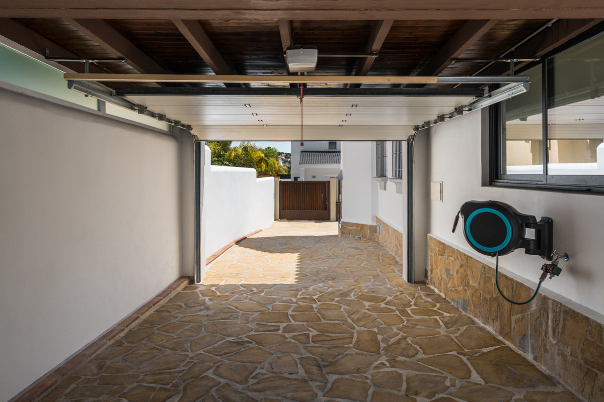 9c6291ff783817642e4b7c425e5055f9 - 25