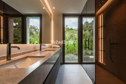 a0677062b8da25ac6f6f290fff53a678 - 23